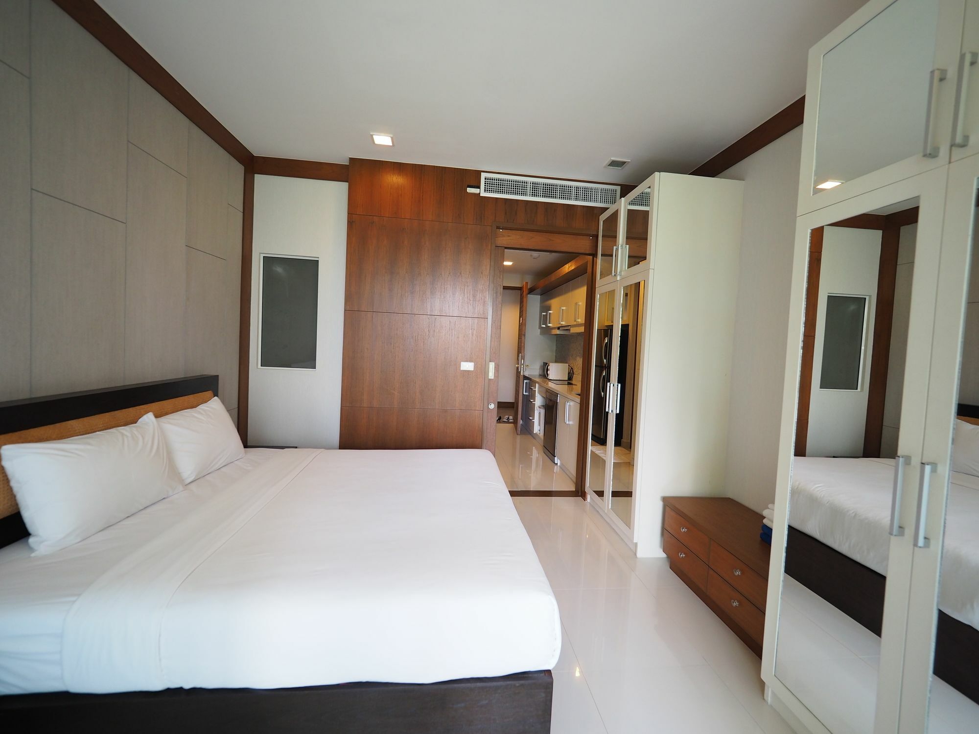 Q Conzept Condominium Karon Exterior photo